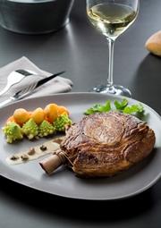 Veal chops with Chablis sauce and pan-fried mushrooms with Chablis wine/Burgundy