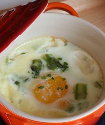 Mini-cocotte with eggs and asparagusChablis/Bourgogne/Burgundy/French wine/