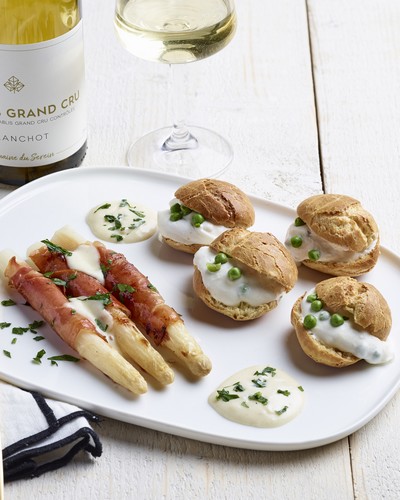 Gougères with Soumaintrain and asparagus with Chablis Grand Cru