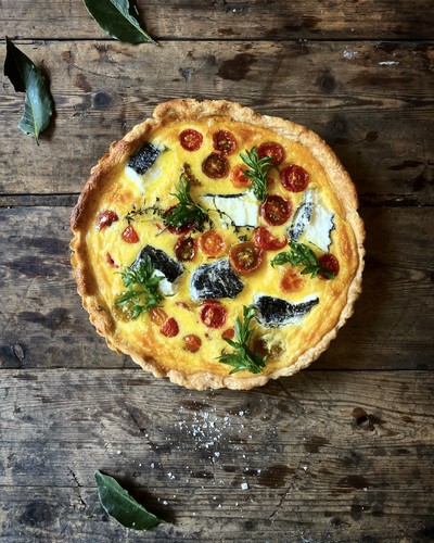Tomato and goats cheese tart with Chablis