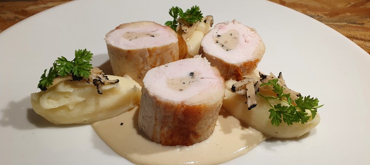 Chicken Supreme with Truffles and Chablis Premier Cru Chicken Supreme with Truffles and Chablis Premier Cru